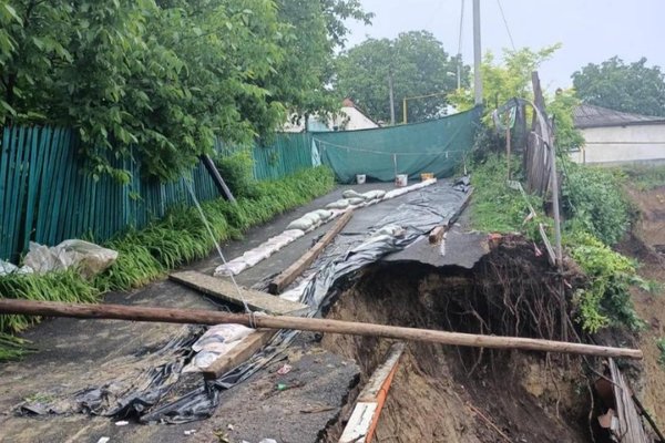 Drum surpat la Ialoveni în urma ploilor. Salvatorii intervin în mai multe regiuni ale țării