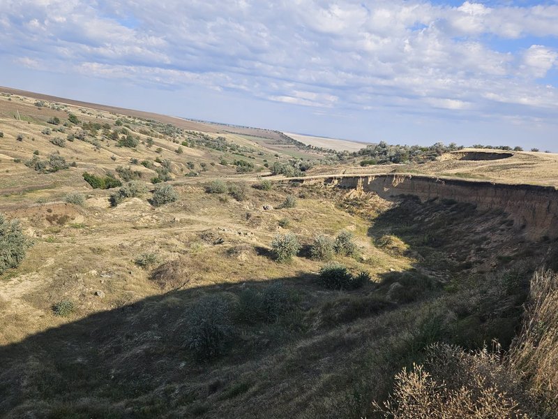 Extragere ilegală de nisip și argilă la Vulcănești: prejudiciu estimat la peste 19 milioane de lei