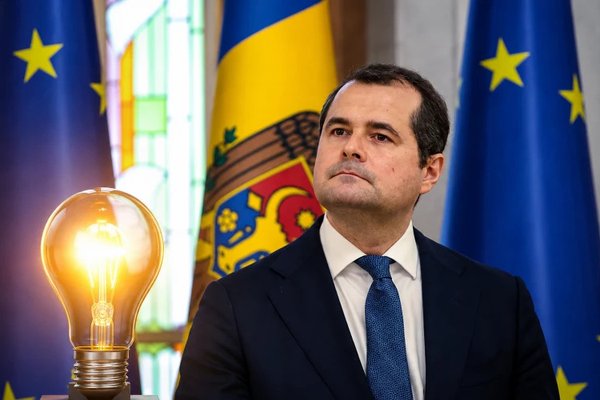 Risc de deconectări în orele de vârf: premierul îndeamnă la consum responsabil