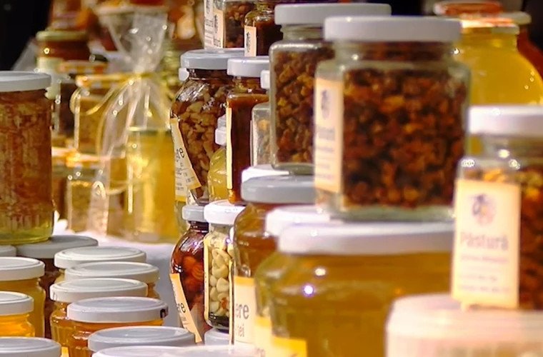 Căldura extremă din această vară a încercat apicultorii: un apicultor din Călărași povestește despre recolta de miere