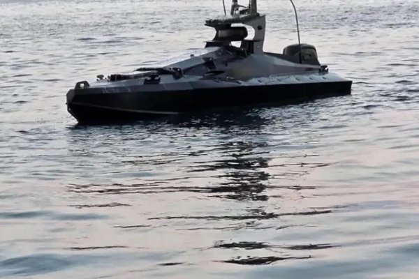 Incident cu dronă maritimă în apropierea platformei Neptun Deep: F-16 românesc a intervenit