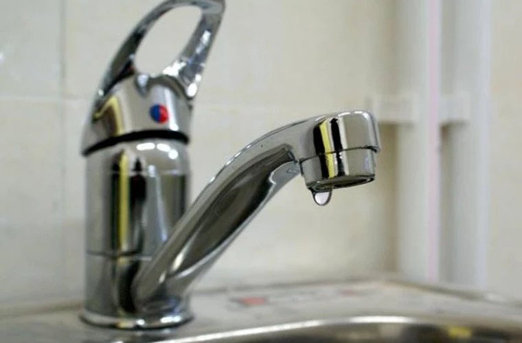Întreruperi planificate ale apei în Chișinău: consumatorii sunt îndemnați să-și facă rezerve