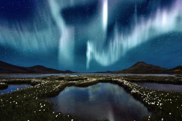 Auroră boreală albă, un fenomen rar, observată în nordul Norvegiei