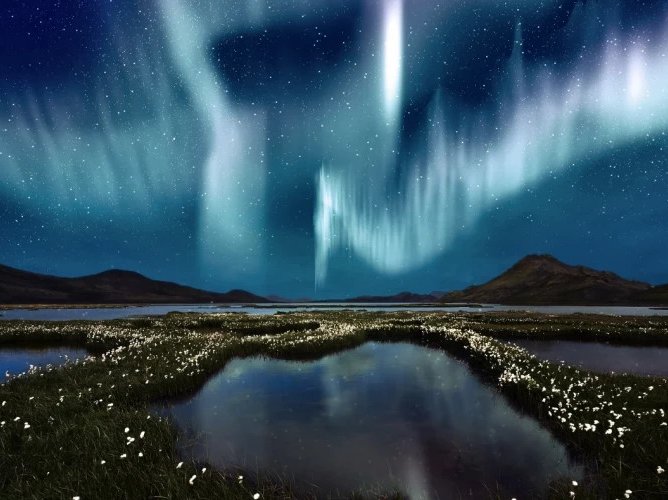 Auroră boreală albă, un fenomen rar, observată în nordul Norvegiei
