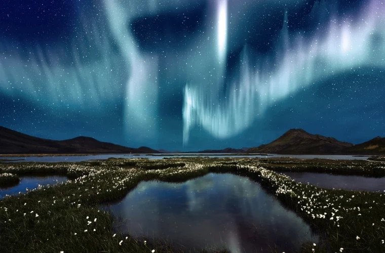 Auroră boreală albă, un fenomen rar, observată în nordul Norvegiei
