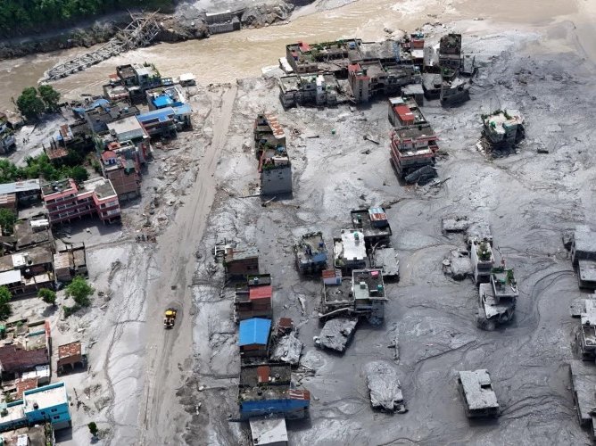 Inundații catastrofale în Nepal și Tibet: topirea ghețarilor și ploile torențiale fac victime