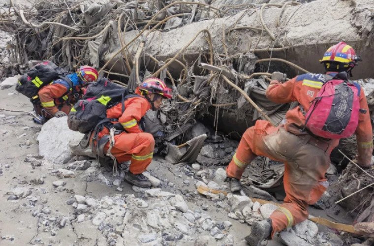 Nepal, în alertă: alunecările de teren și inundațiile provoacă un dezastru ecologic și umanitar