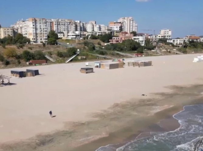 Plaja Mamaia s-a îngustat cu circa 40 de metri în șase ani, după lucrările de lărgire