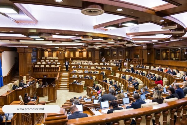 Parlamentul a votat mobilitatea urbană durabilă, transportul nepoluant și modernizarea termificării din Chișinău și Bălți