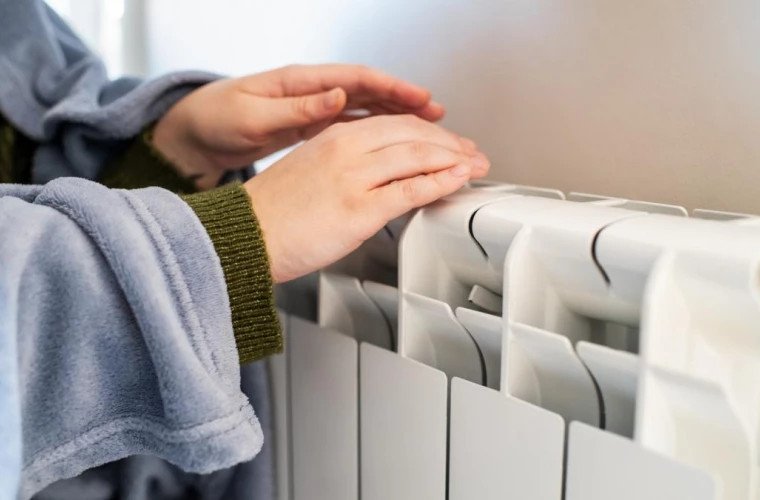 Locuitorii unui bloc din Chișinău riscă să rămână fără gaze și energie din cauza unui litigiu de administrare