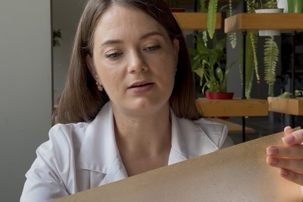 Cercetătoarea din Moldova transformă deșeurile alimentare în ambalaje biodegradabile