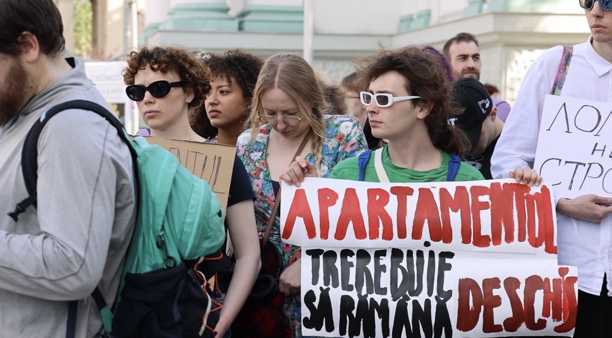 ,,Apartamentul Deschis” a scos oamenii în stradă. Protest după demolarea spațiului cultural