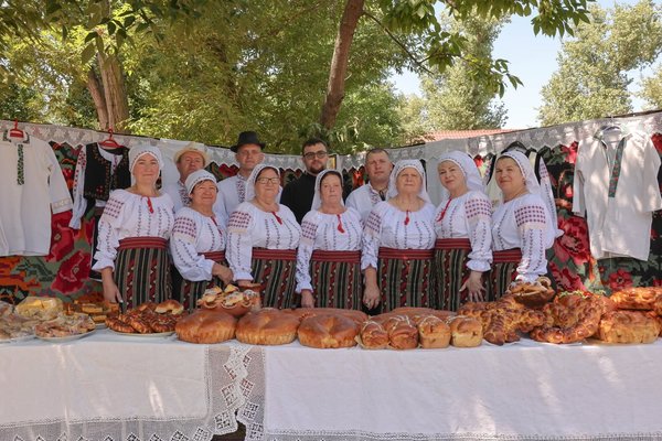 Comunitățile din Valea Molovateț se unesc pentru restaurarea izvoarelor