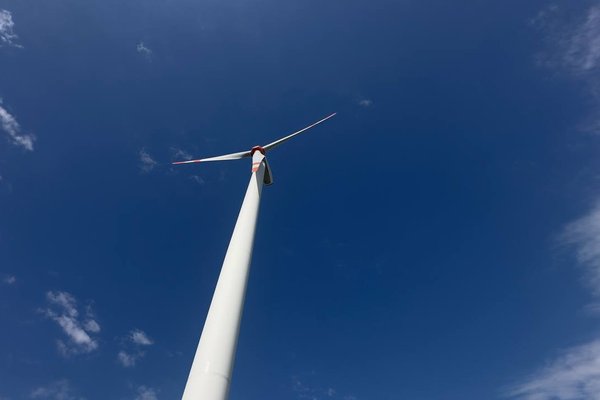 Un nou record de consum a energiei regenerabile anunțat de autorități