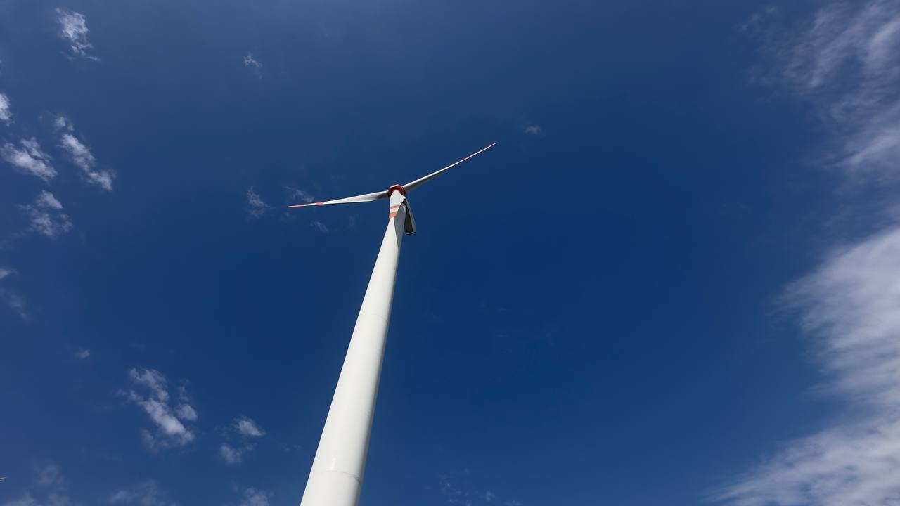 Un nou record de consum a energiei regenerabile anunțat de autorități