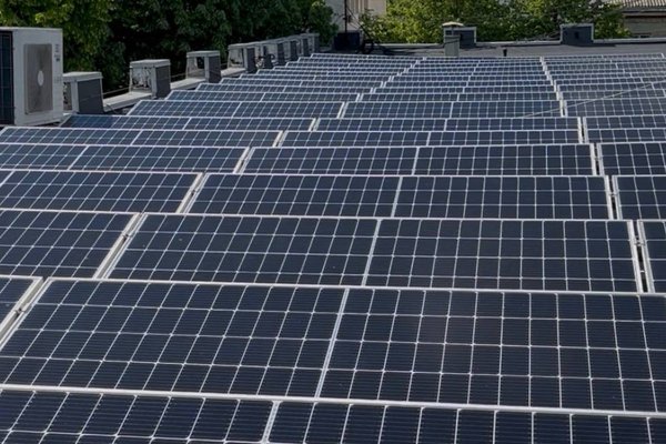 Teatrul care joacă pe energie solară