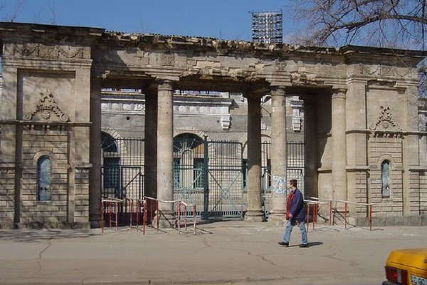 „Vânzarea Stadionului Republican a fost efectuată netransparent”. Ce cred activiștii civili despre eliberarea terenului fostului Stadion Republican