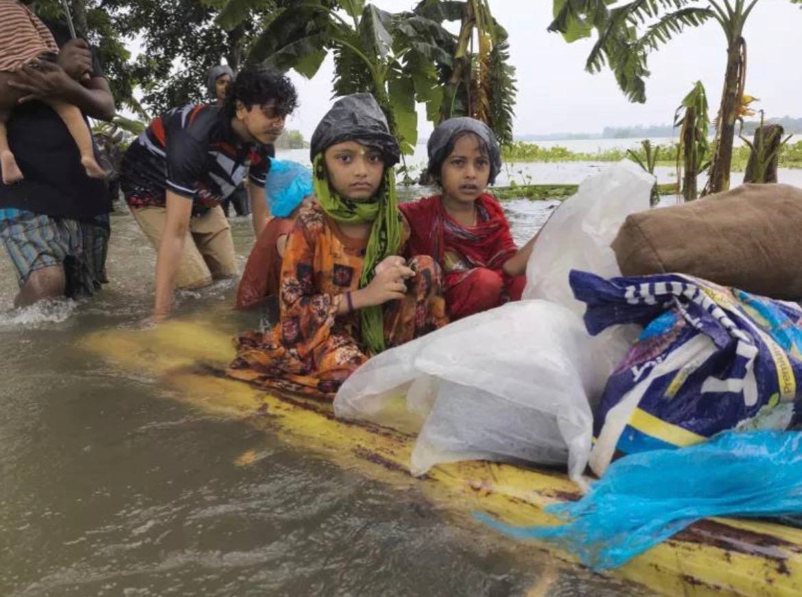 Peste un miliard de copii din lume sunt expuși riscurilor climatice, arată noul raport UNICEF