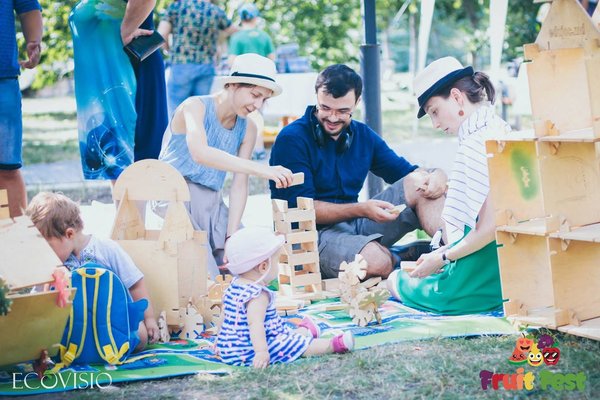 YARDSALE + THE ART: artă, muzică și educație ecologică la Chișinău